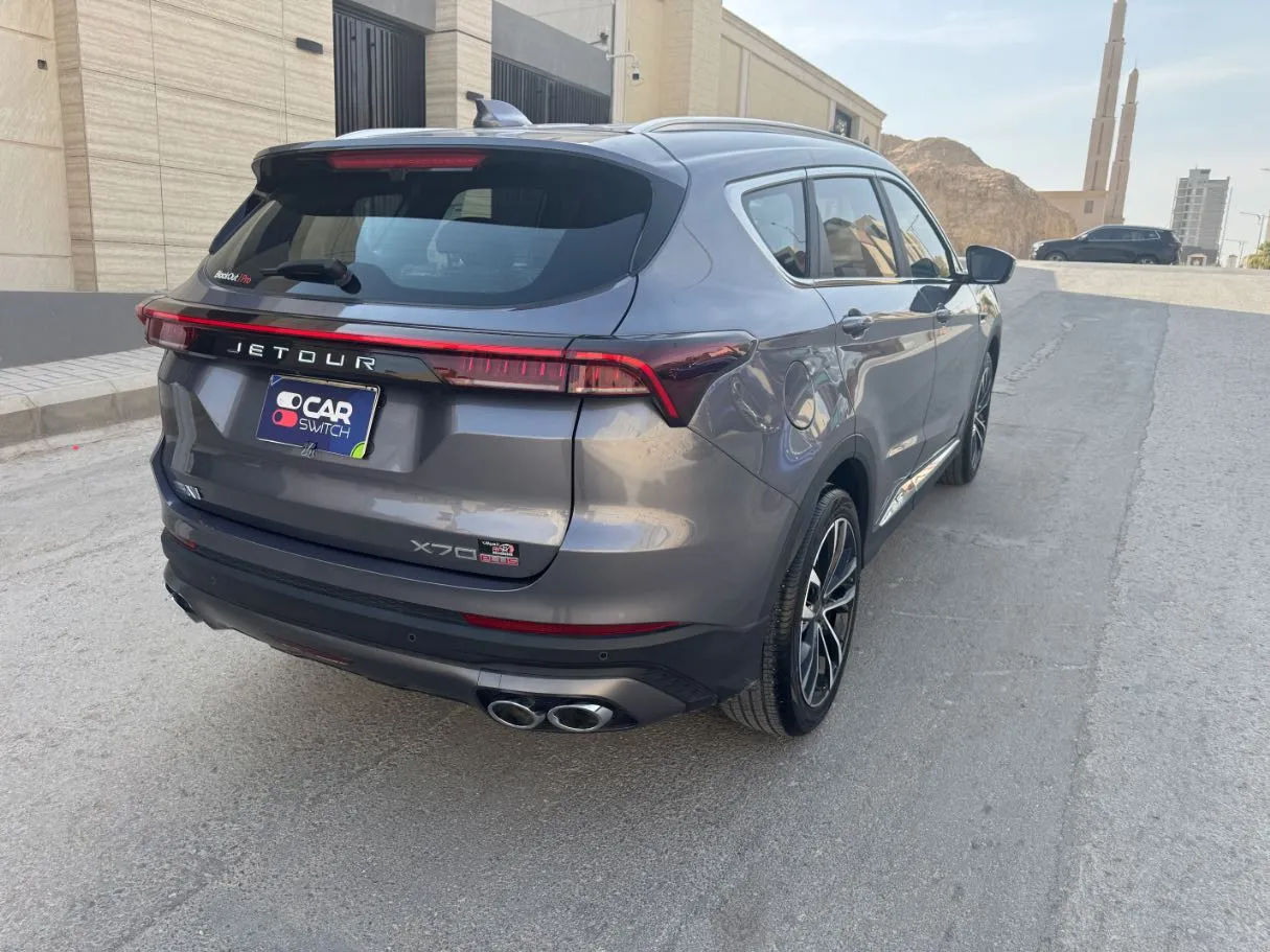 Car image 5