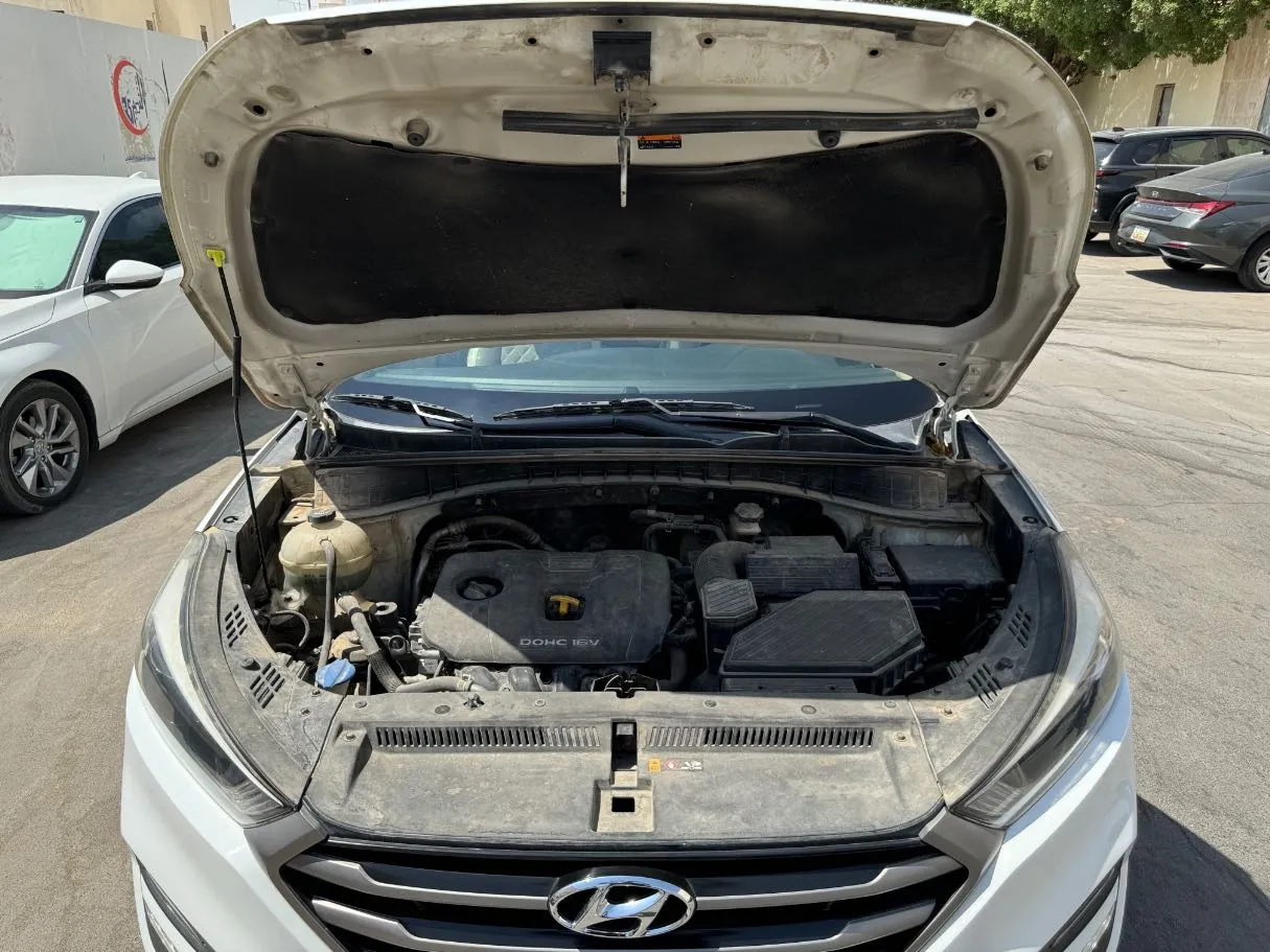 Car image 26