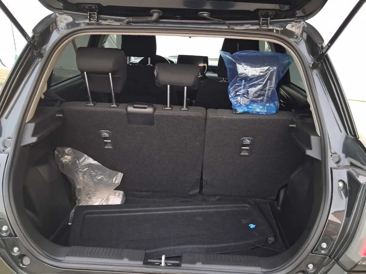 Car image 20