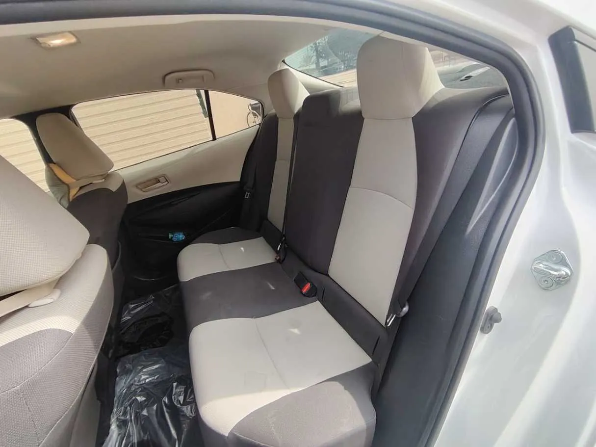 Car image 16