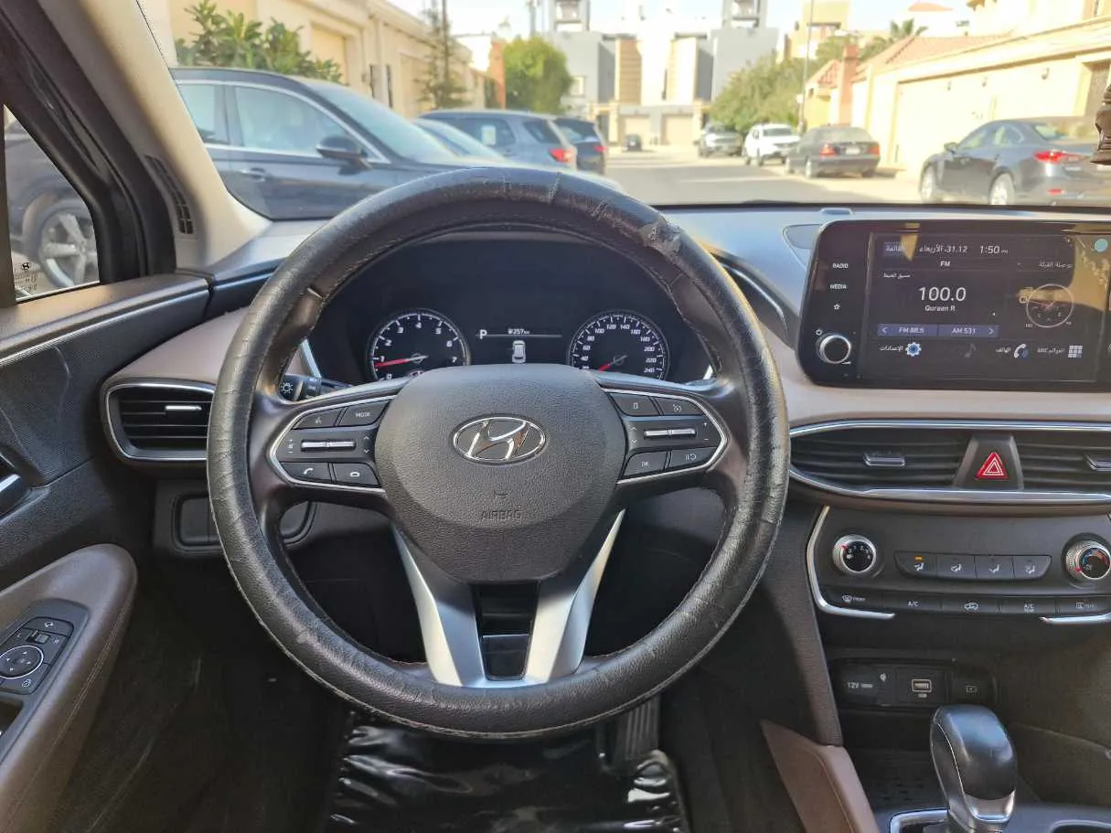 Car image 18