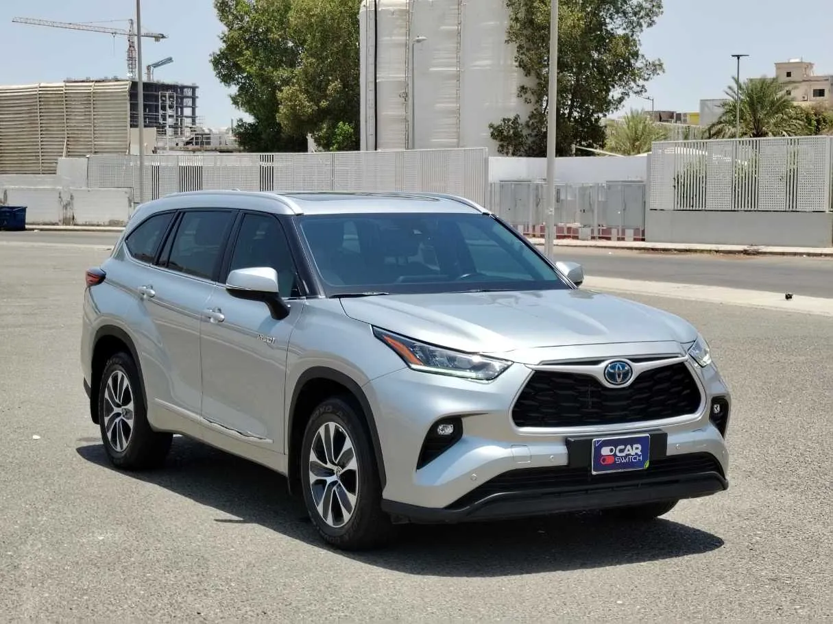 Car image 3