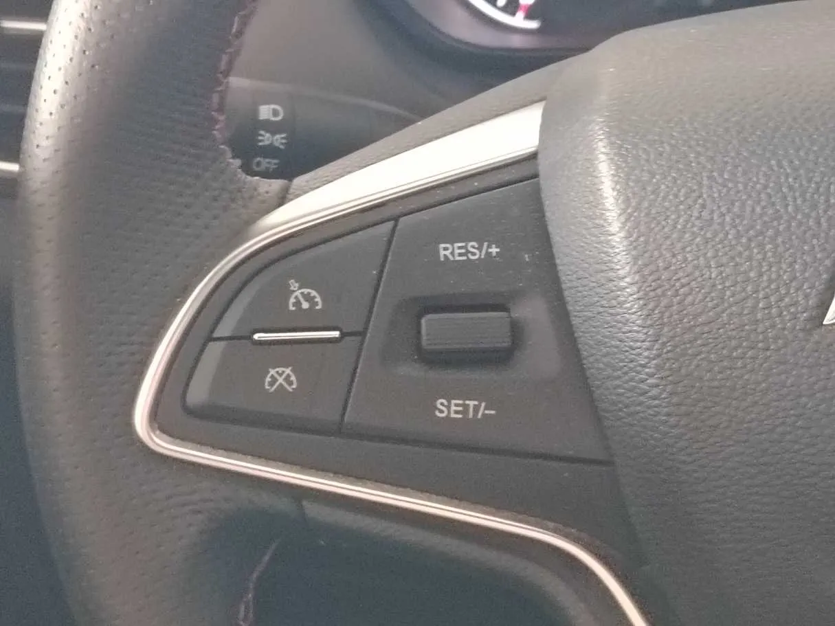 Car image 27