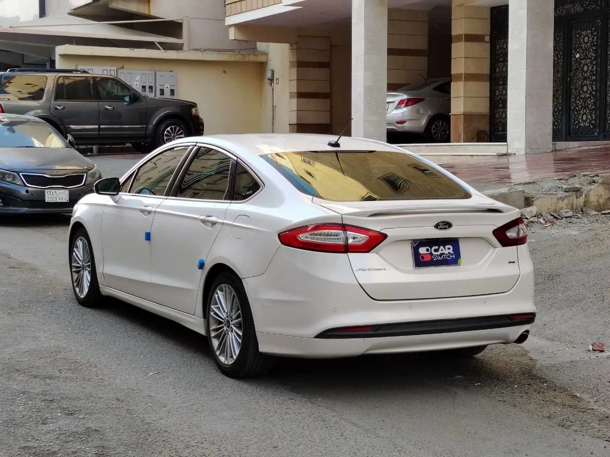 Car image 7