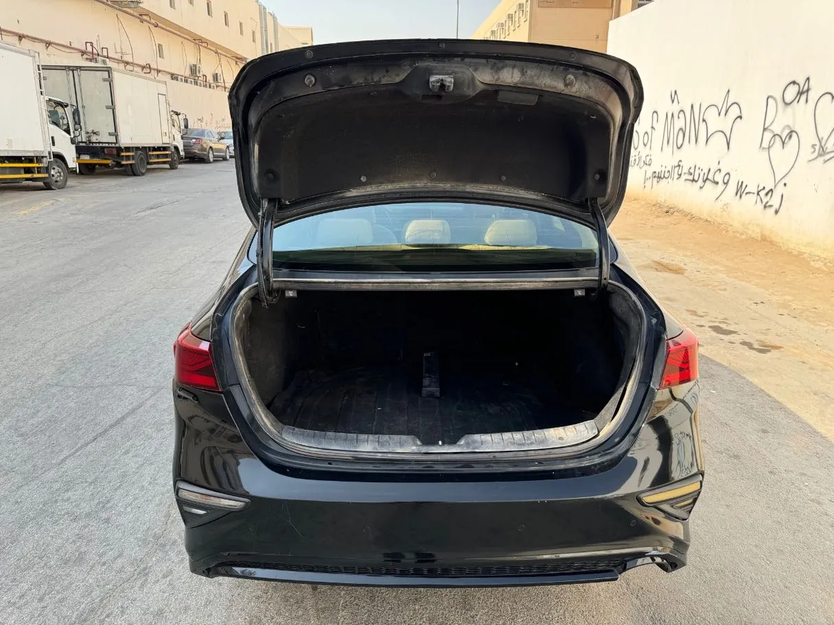 Car image 21