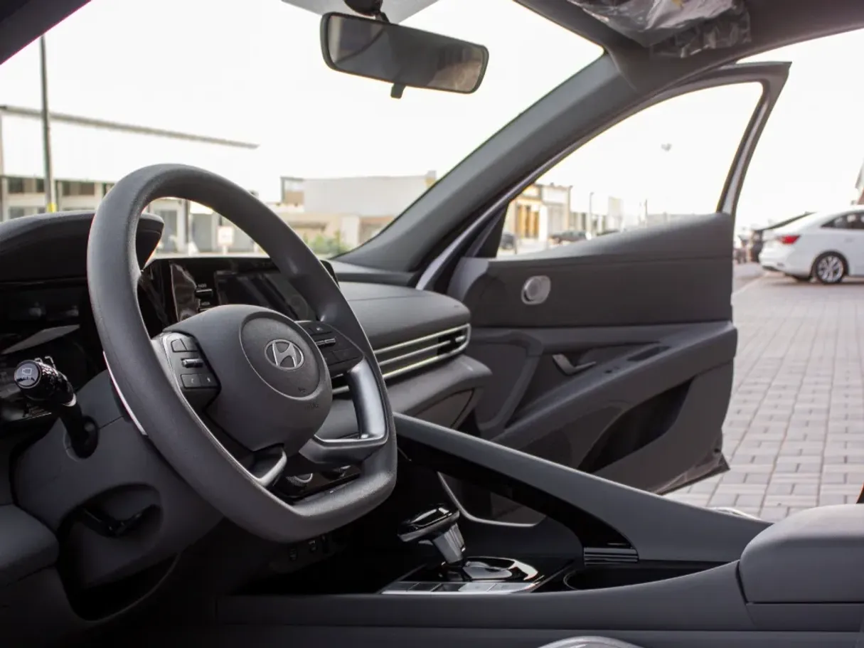 Car image 10