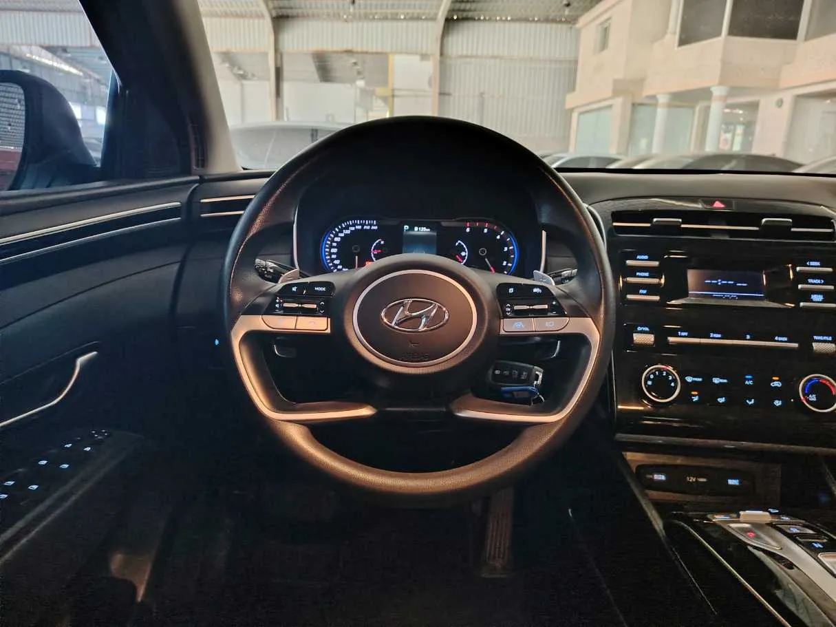Car image 22