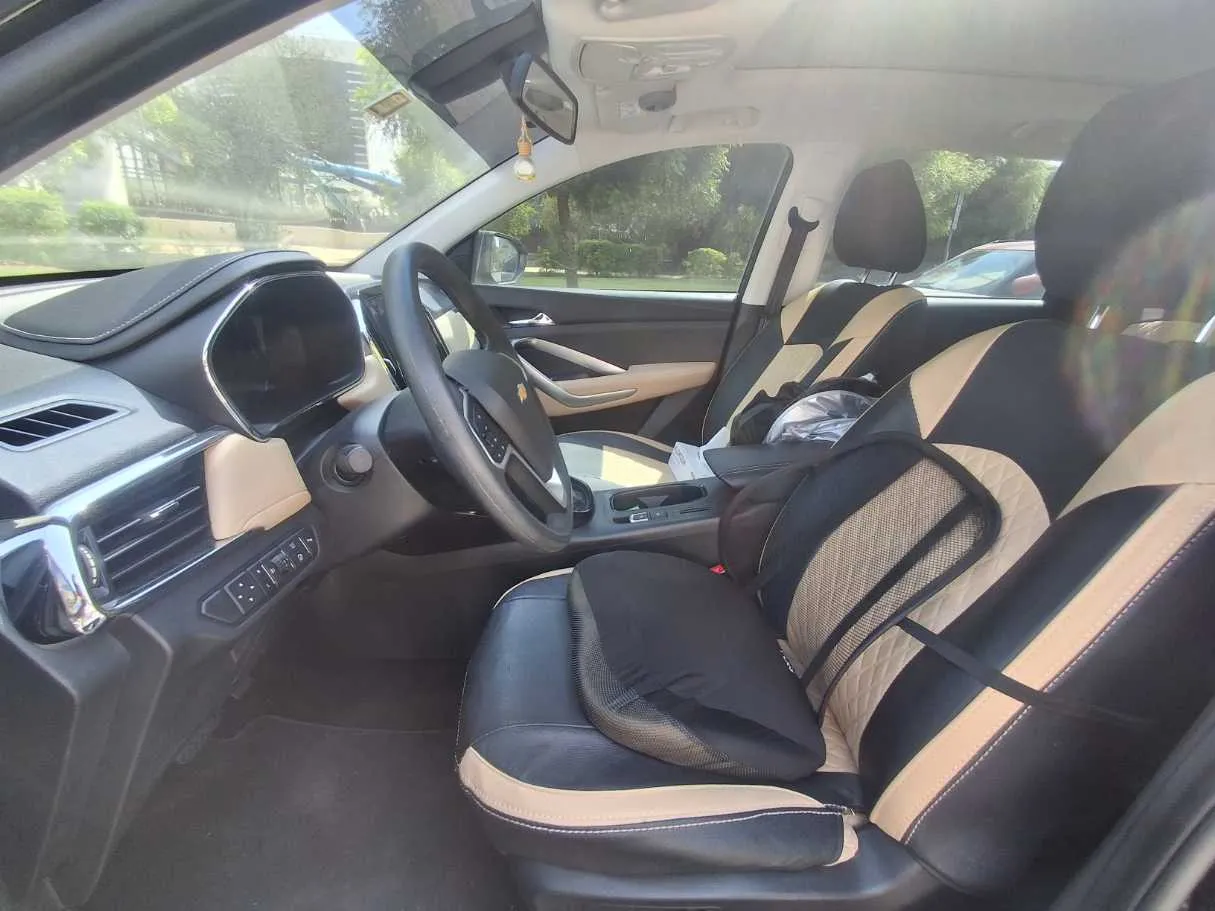 Car image 7