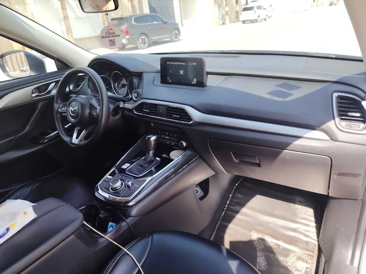Car image 13