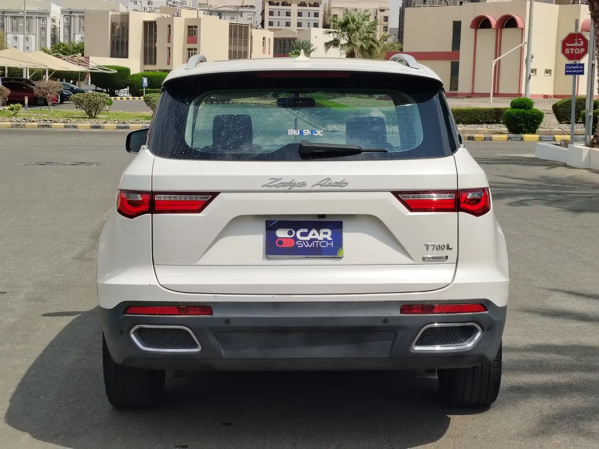 Car image 6