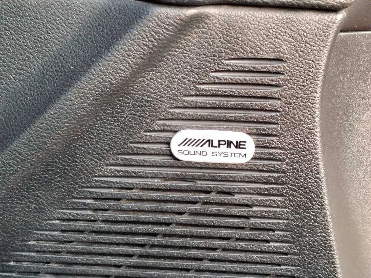 Car image 28