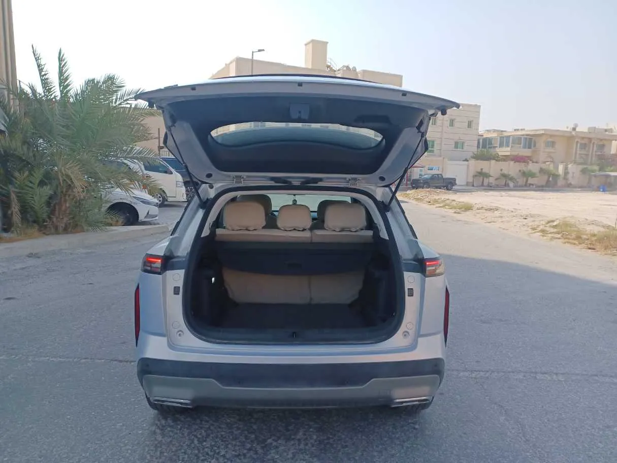 Car image 18