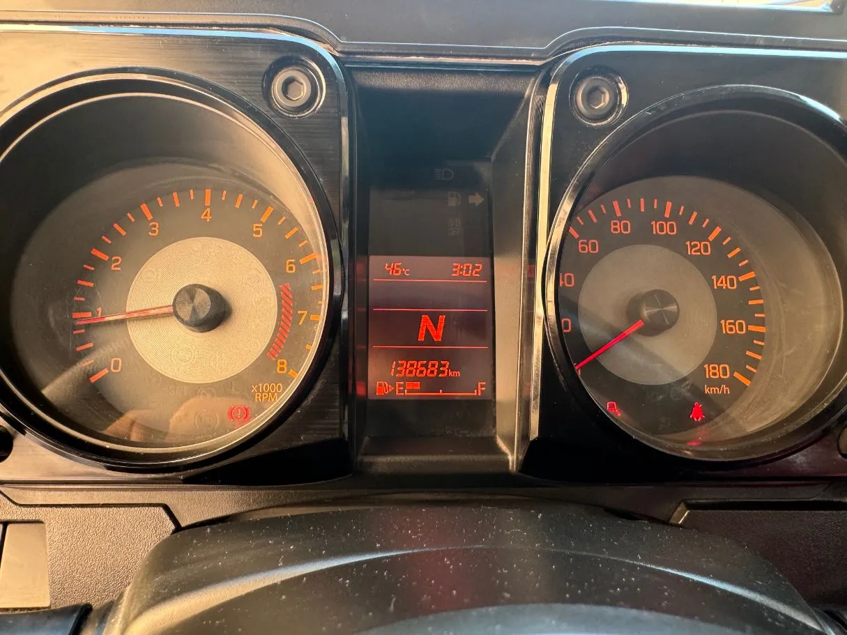 Car image 15
