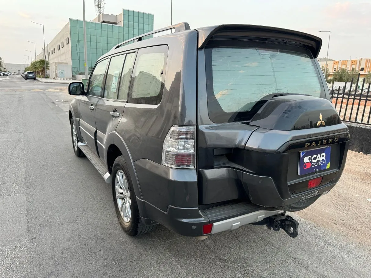 Car image 7