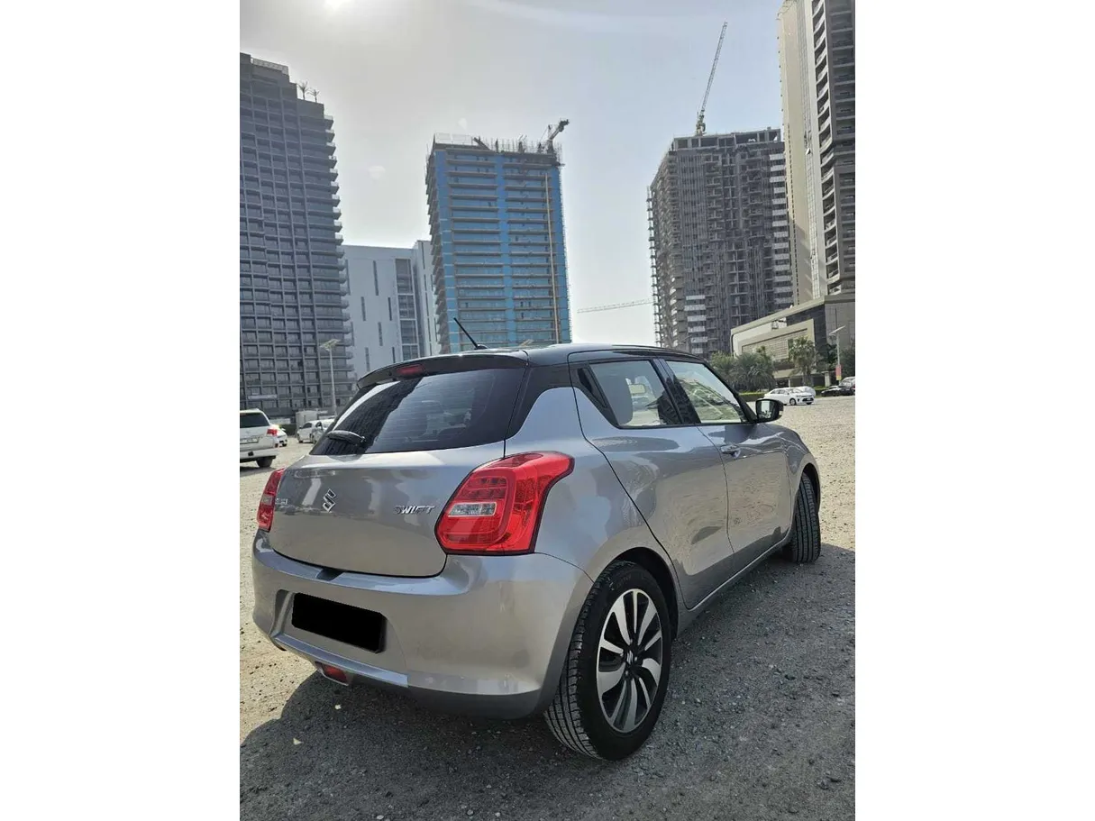 Car image 8
