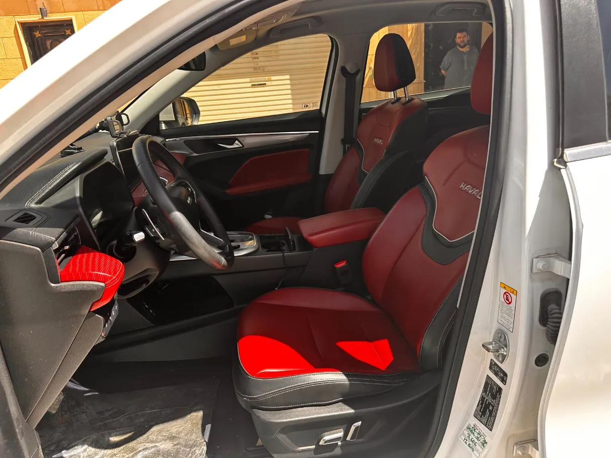 Car image 12