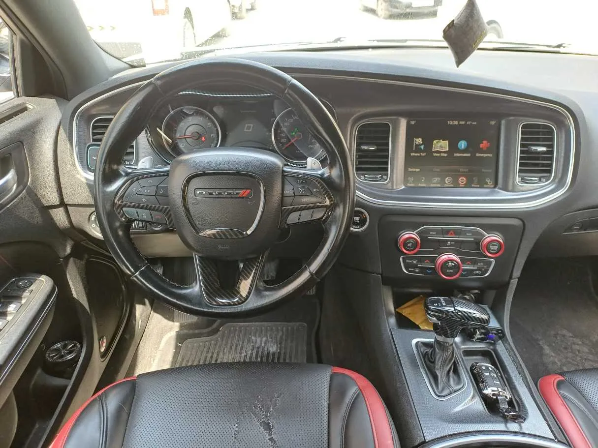 Car image 15