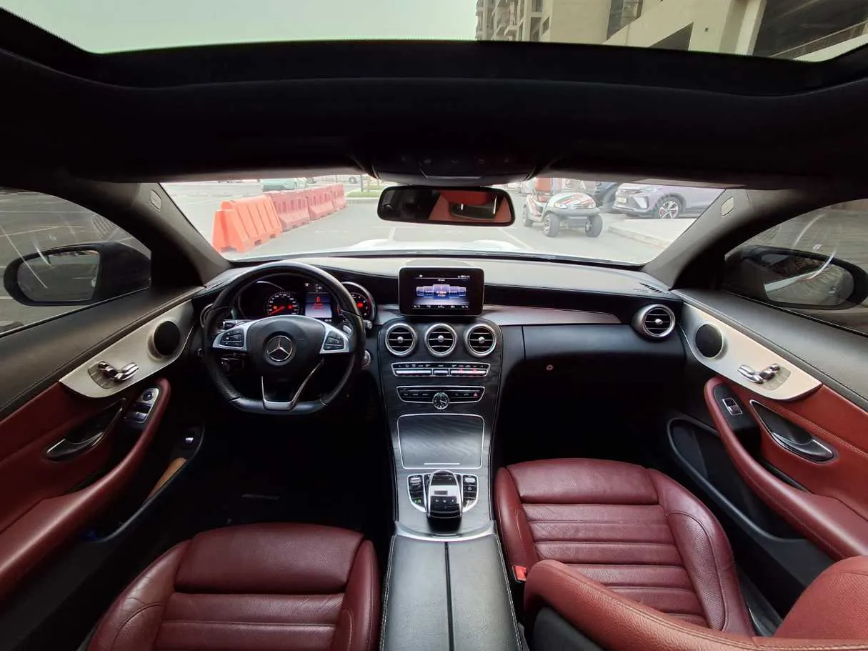 Car image 18
