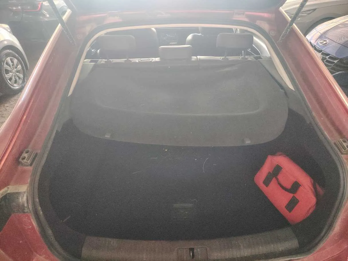 Car image 34