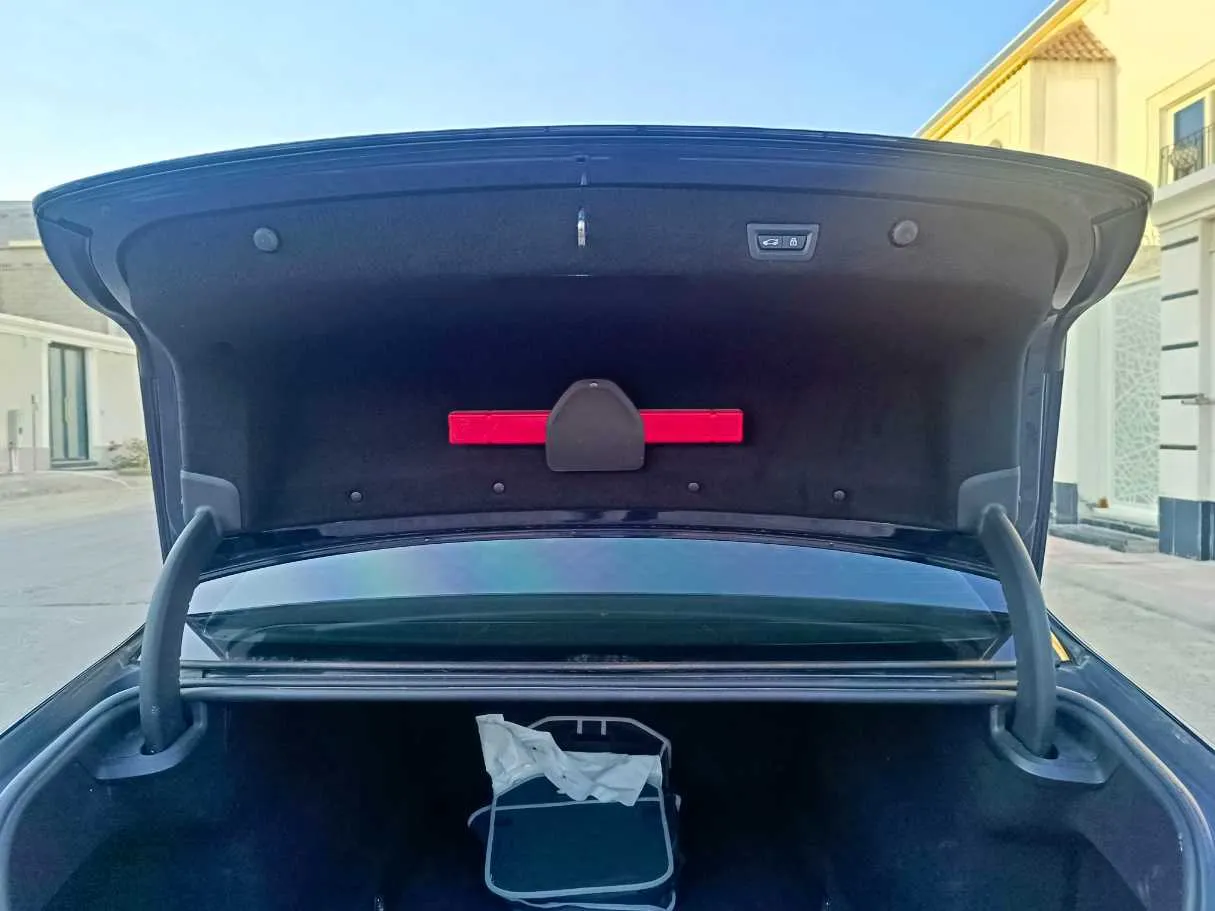 Car image 32
