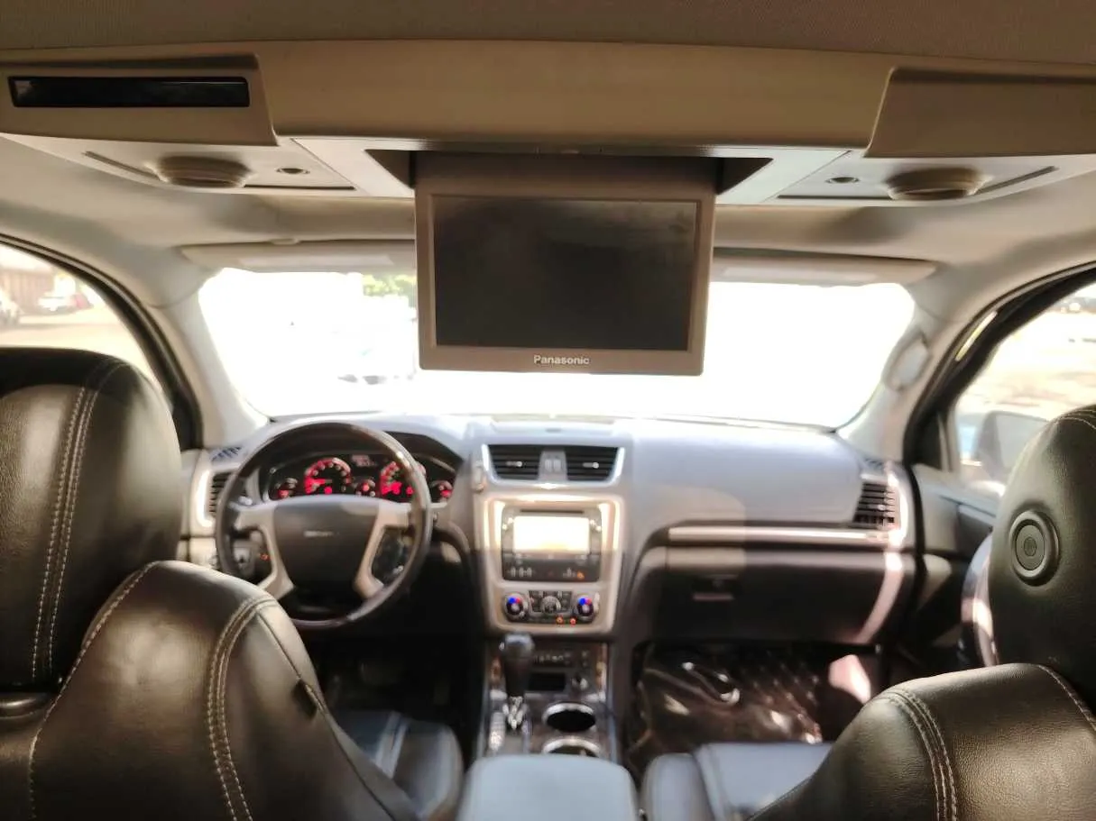 Car image 18