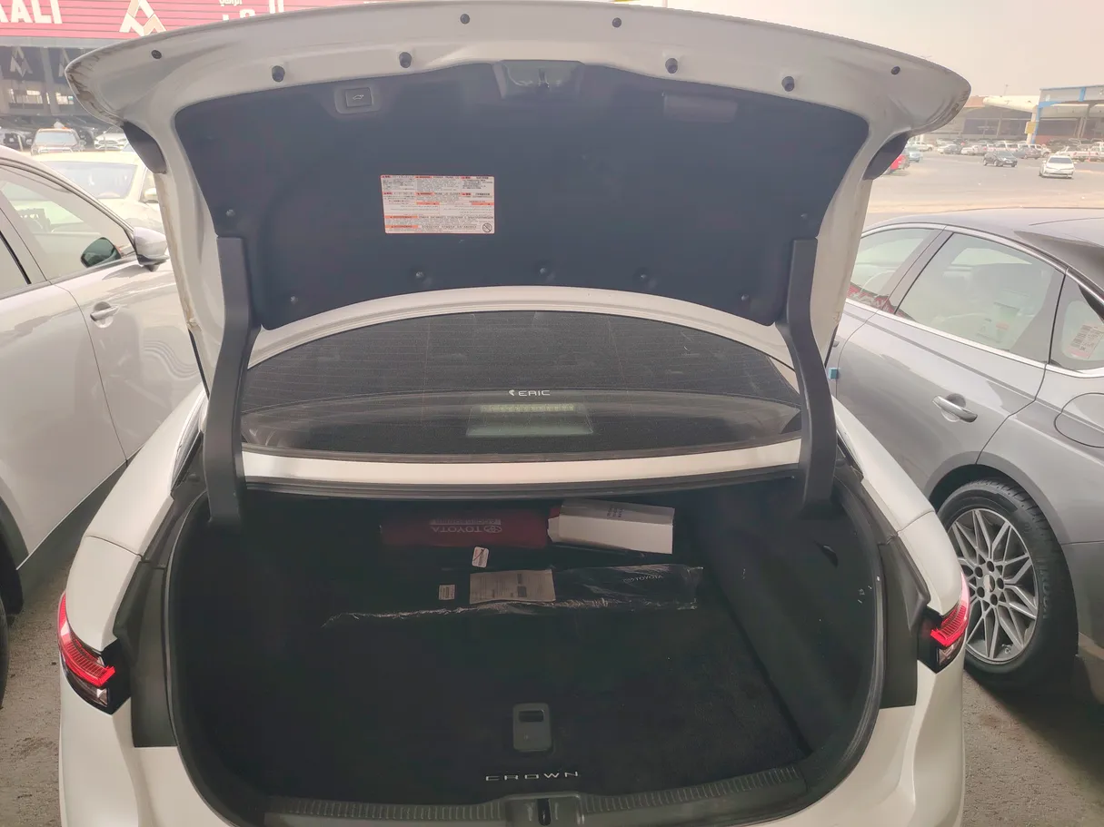 Car image 36