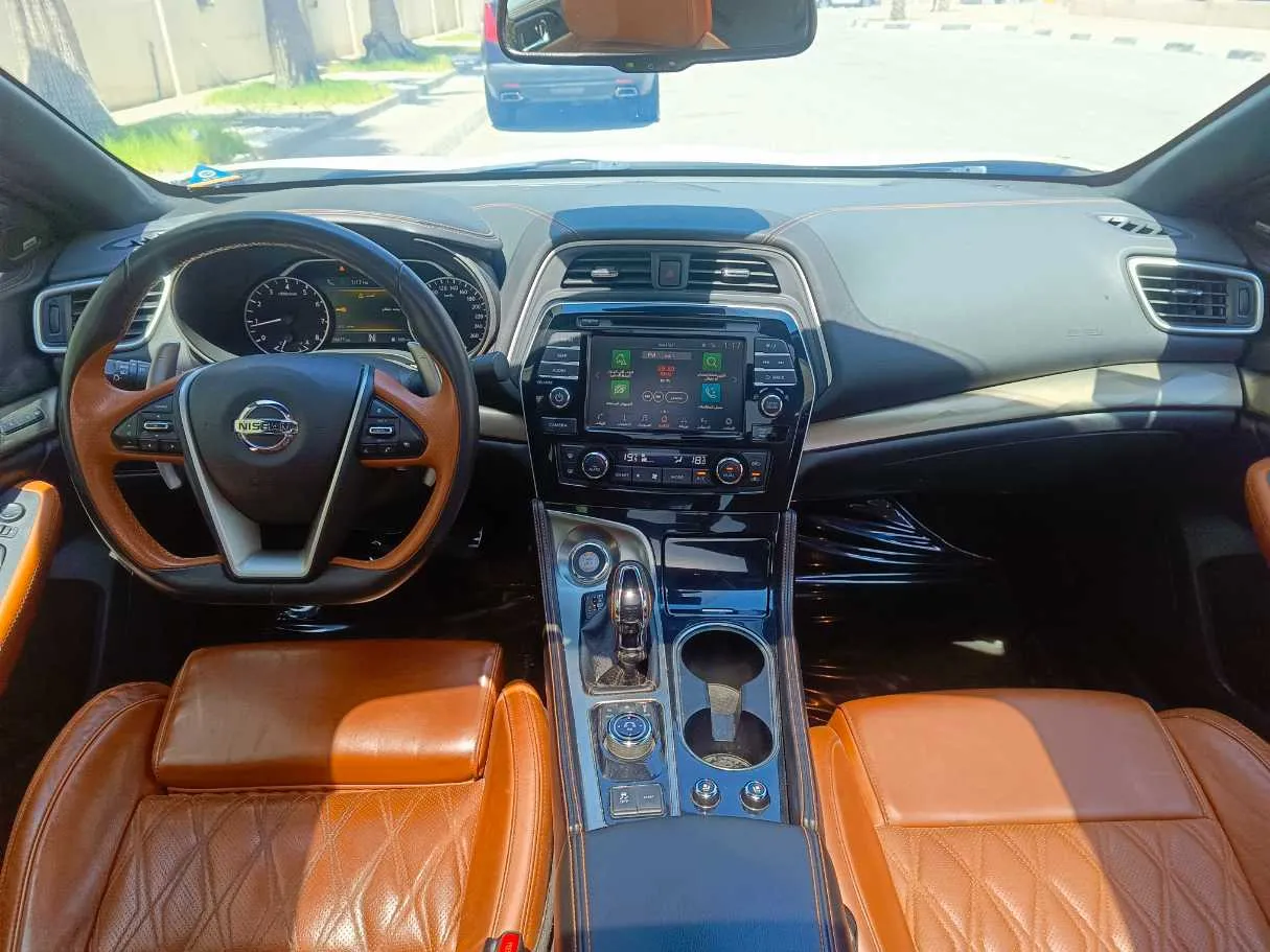 Car image 23