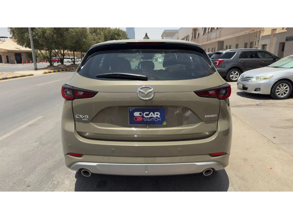 Car image 6