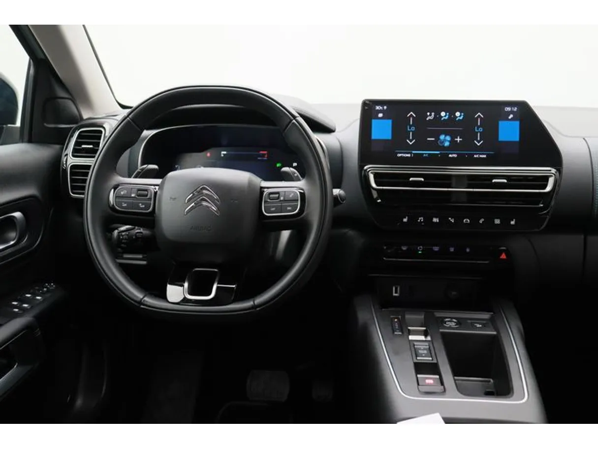 Car image 15