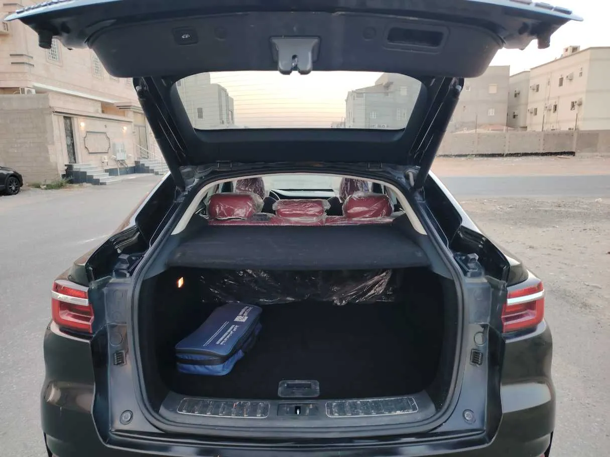 Car image 24