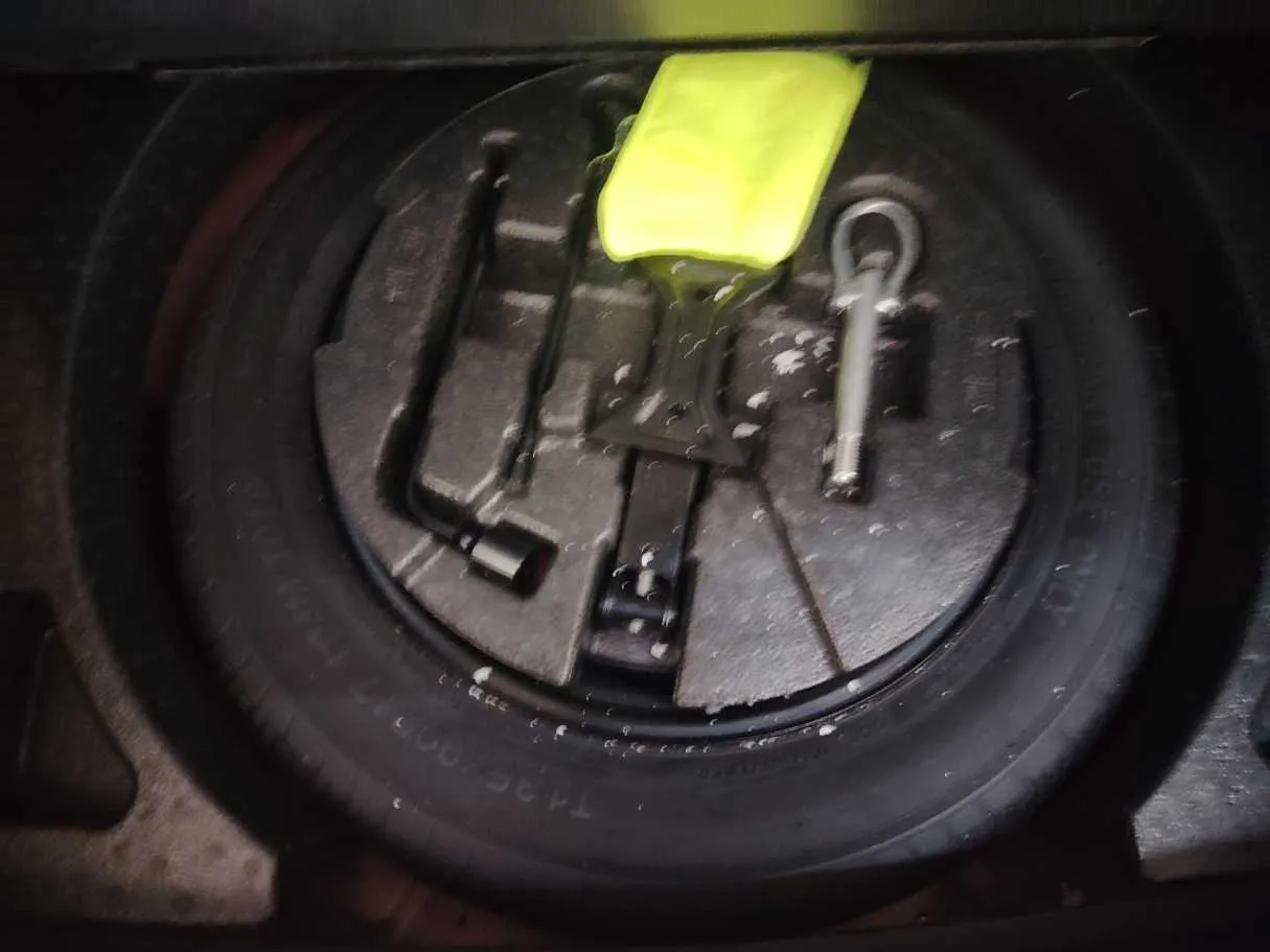Car image 33