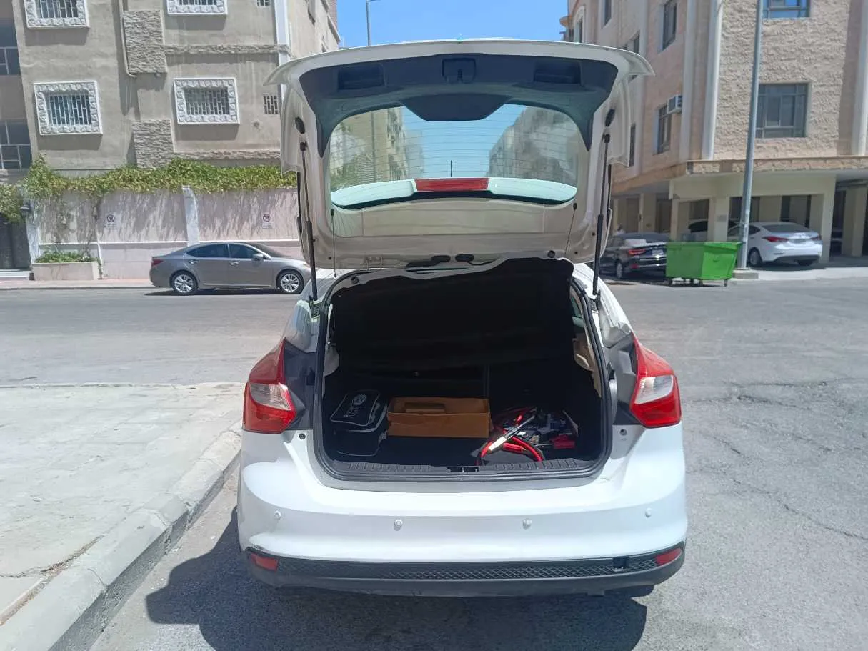 Car image 24