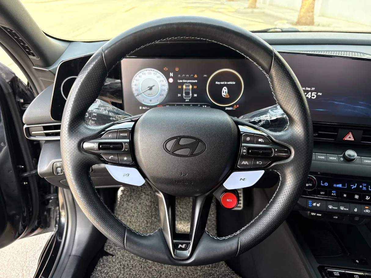 Car image 23