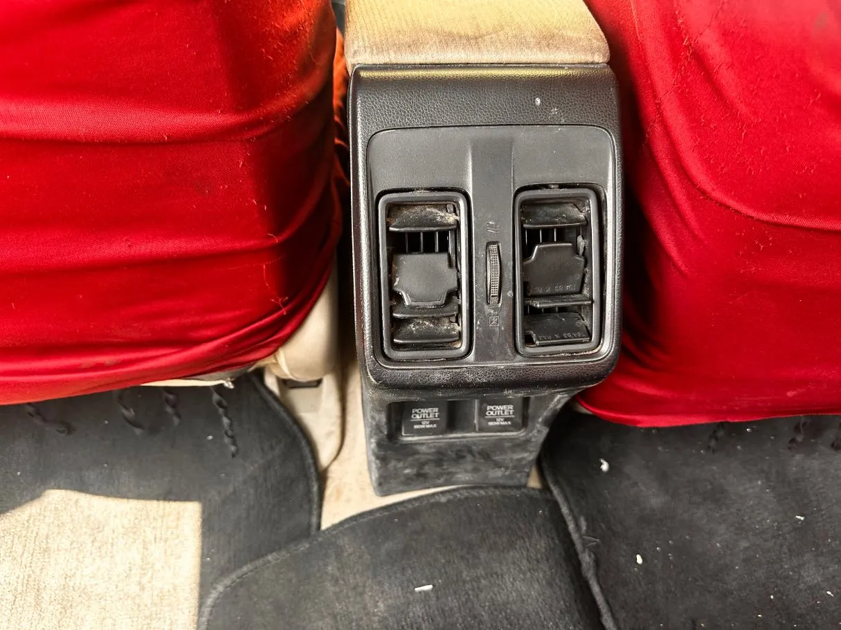 Car image 23