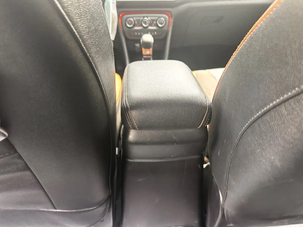 Car image 24