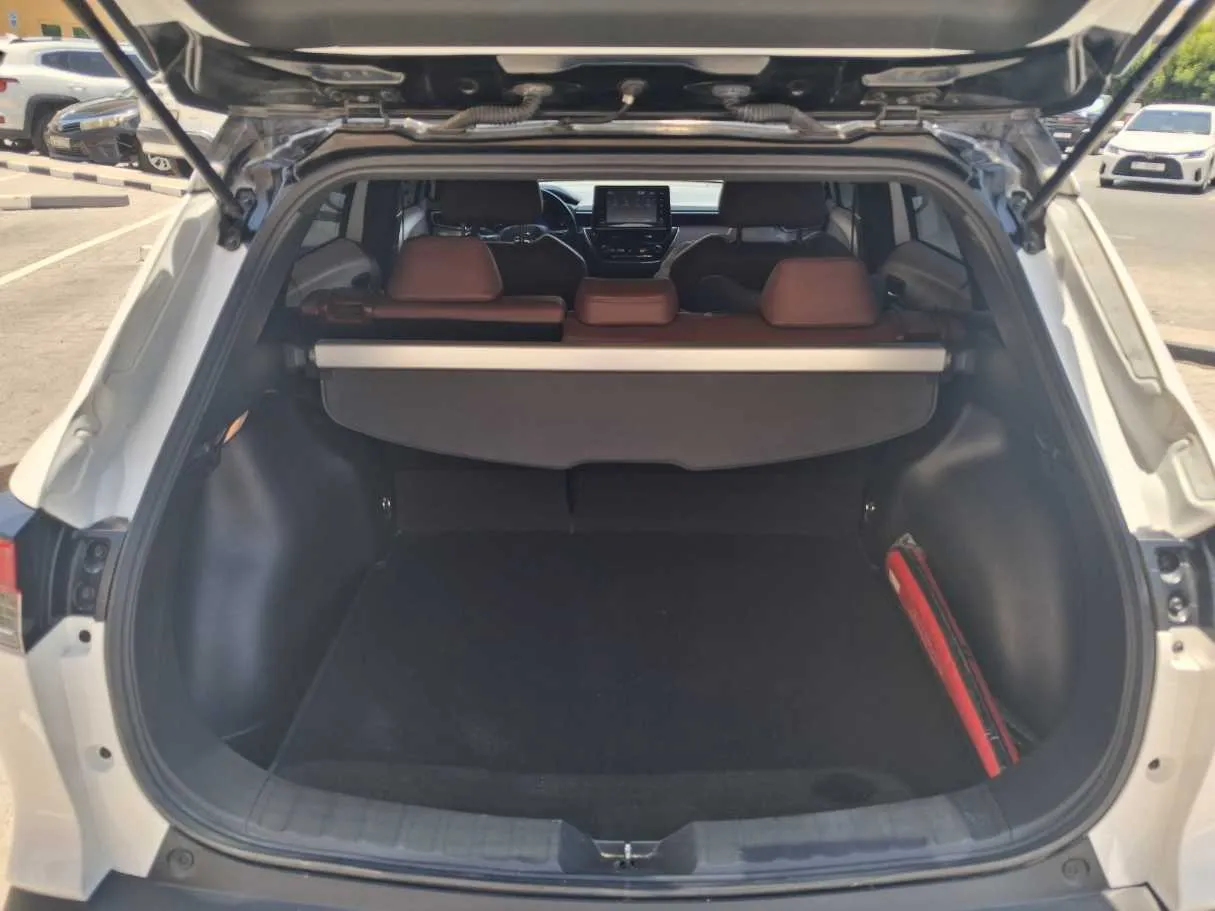 Car image 18