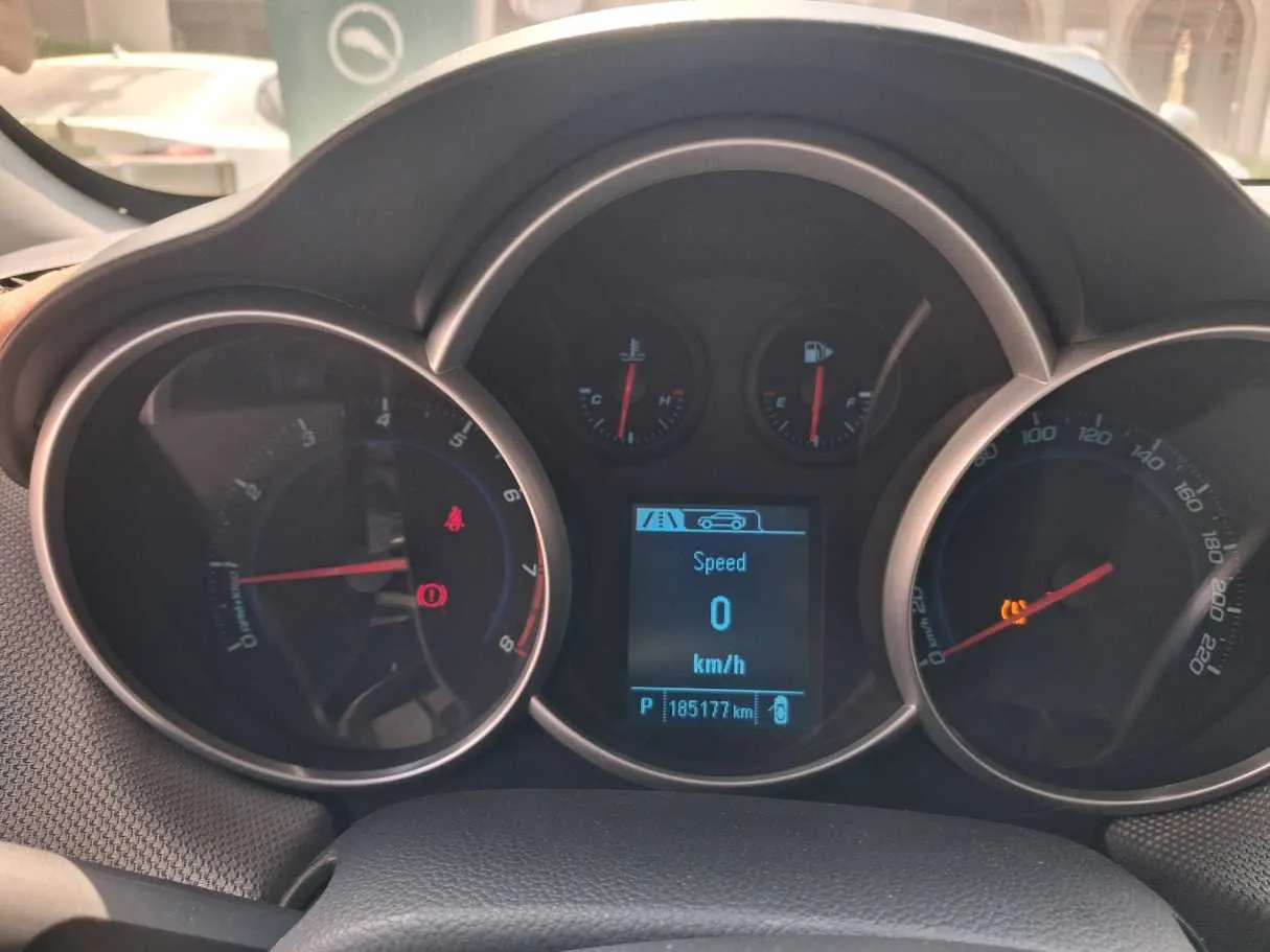 Car image 18