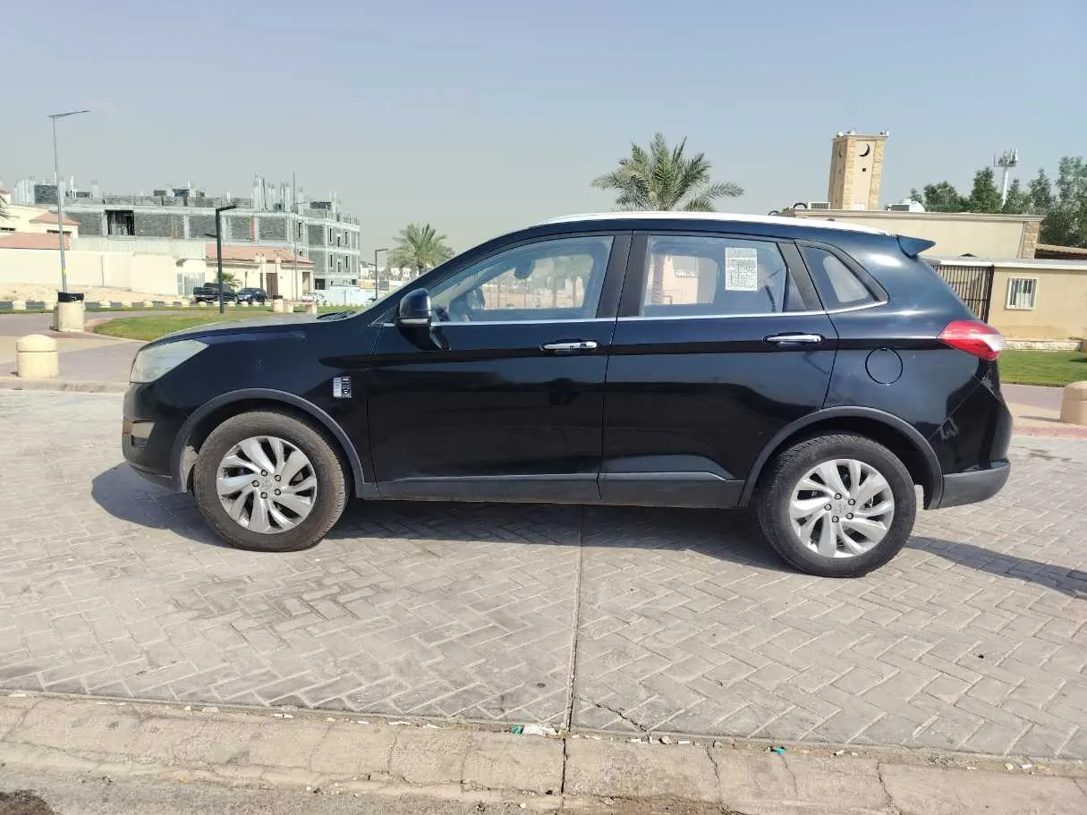 Car image 9