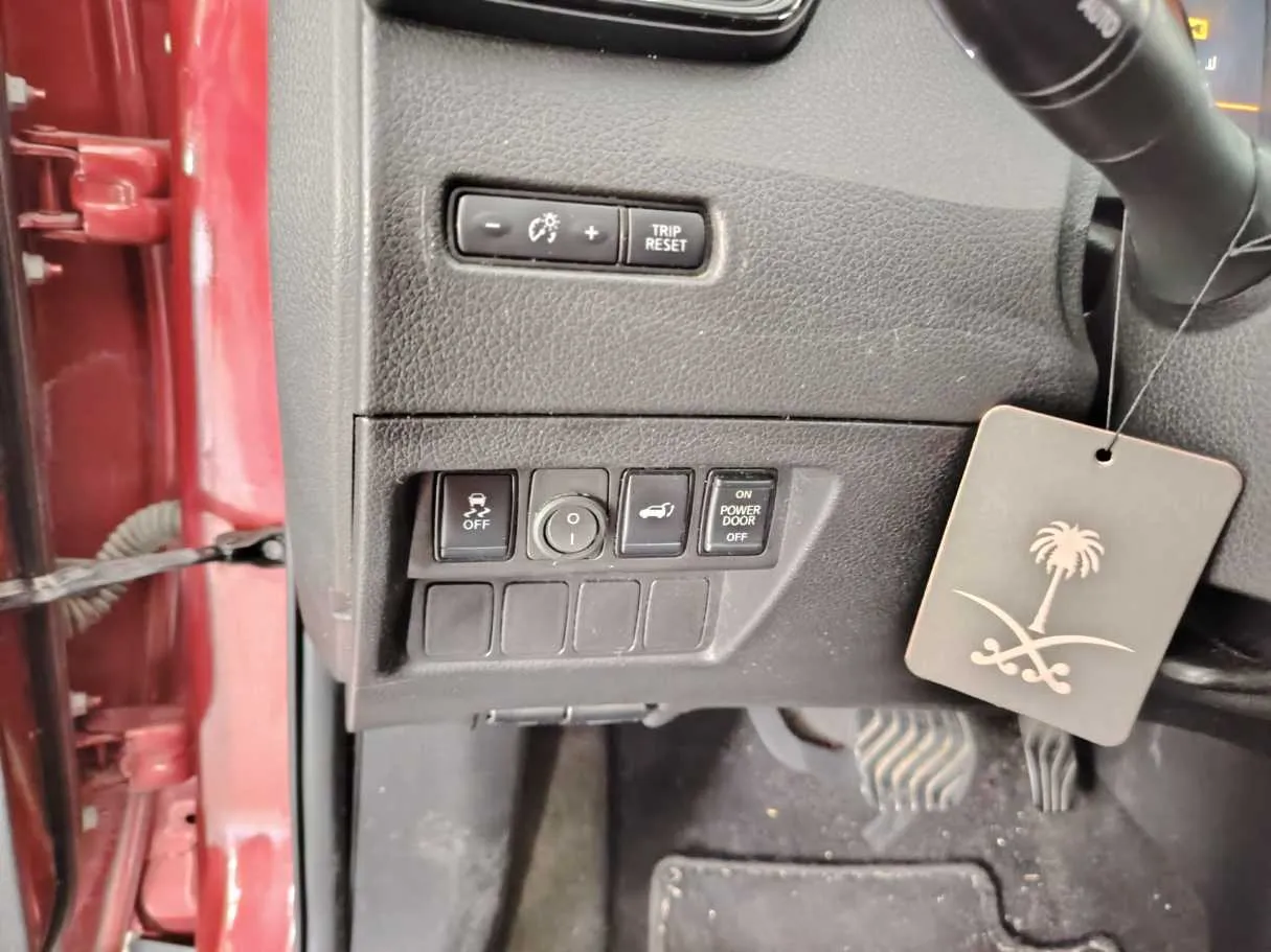 Car image 37