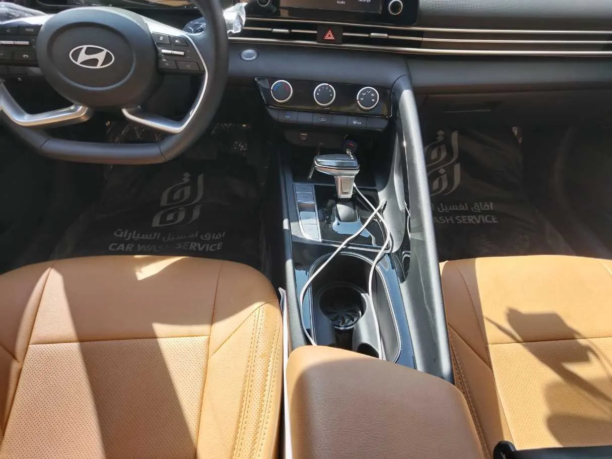 Car image 23
