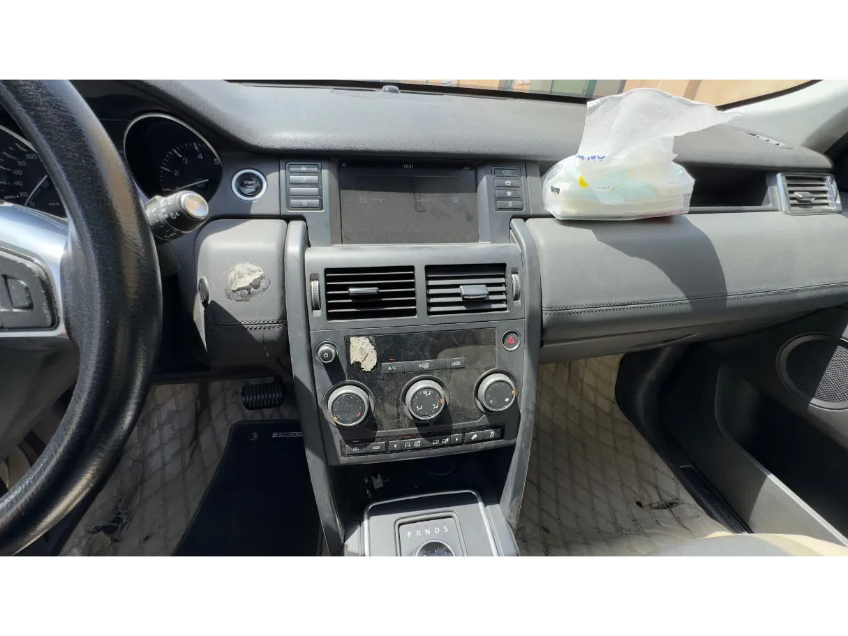 Car image 24