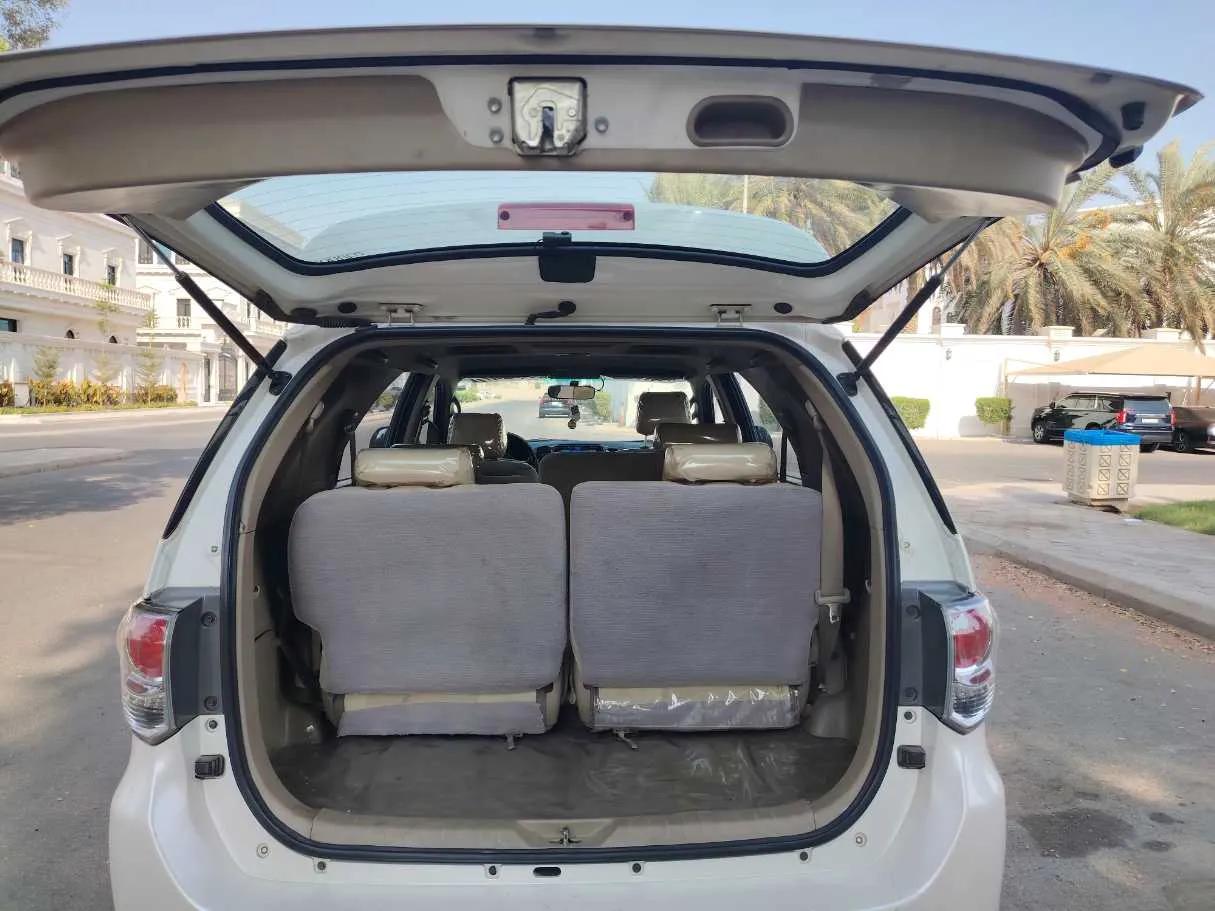Car image 23