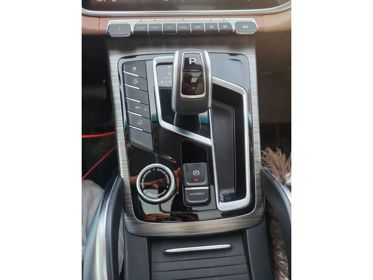 Car image 20