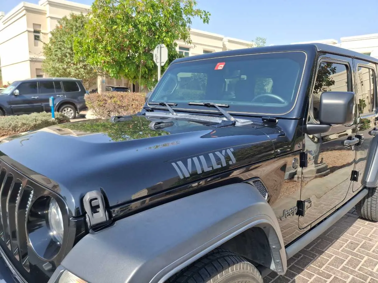 Car image 10