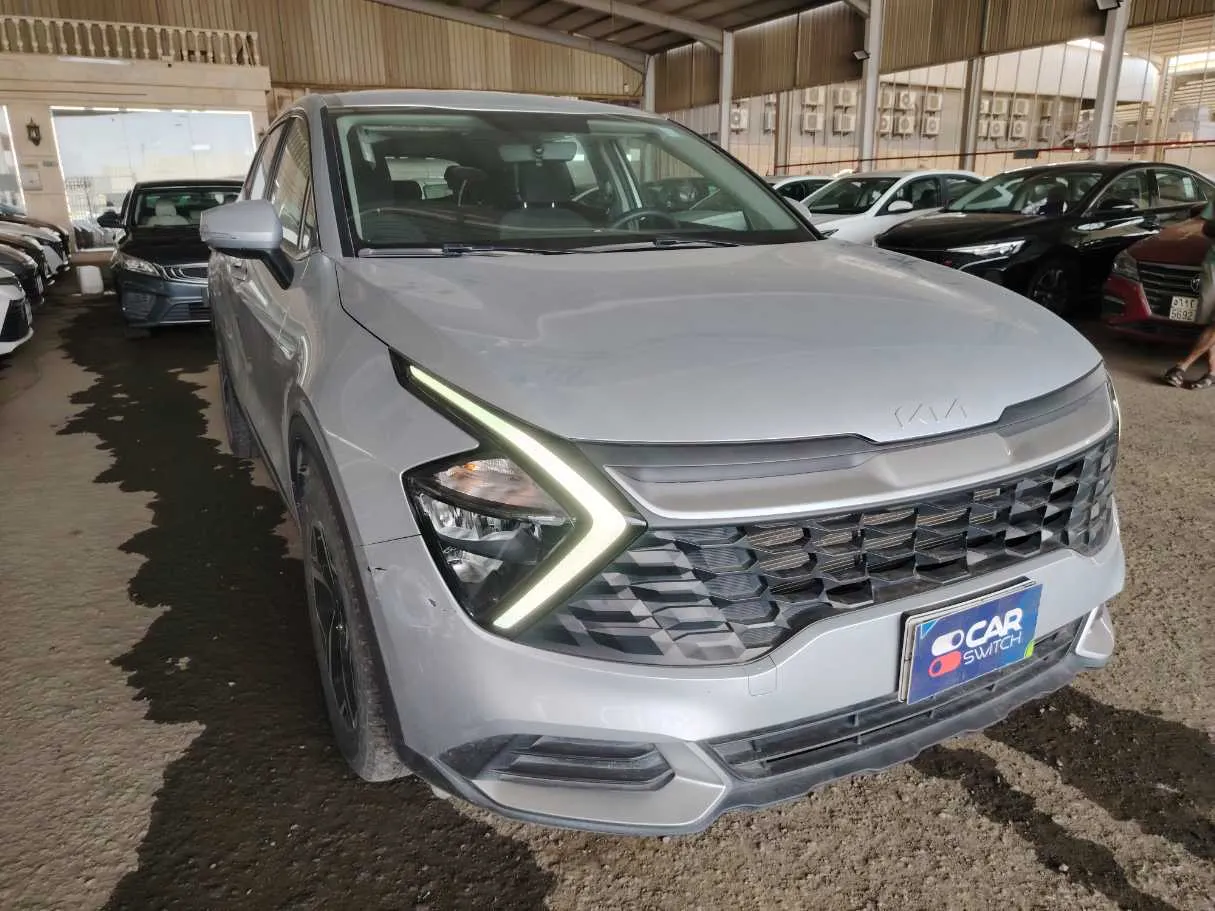 Car image 3