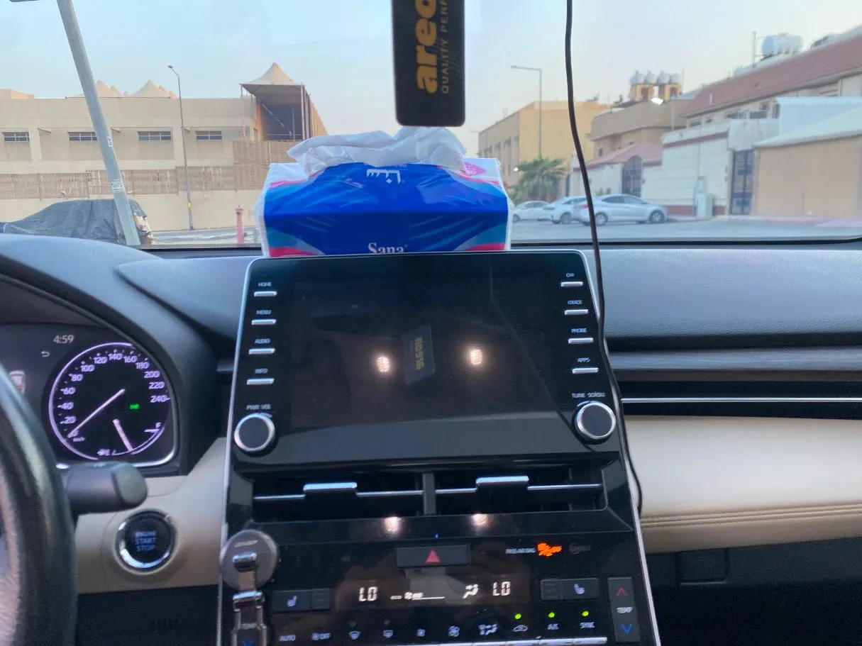 Car image 16