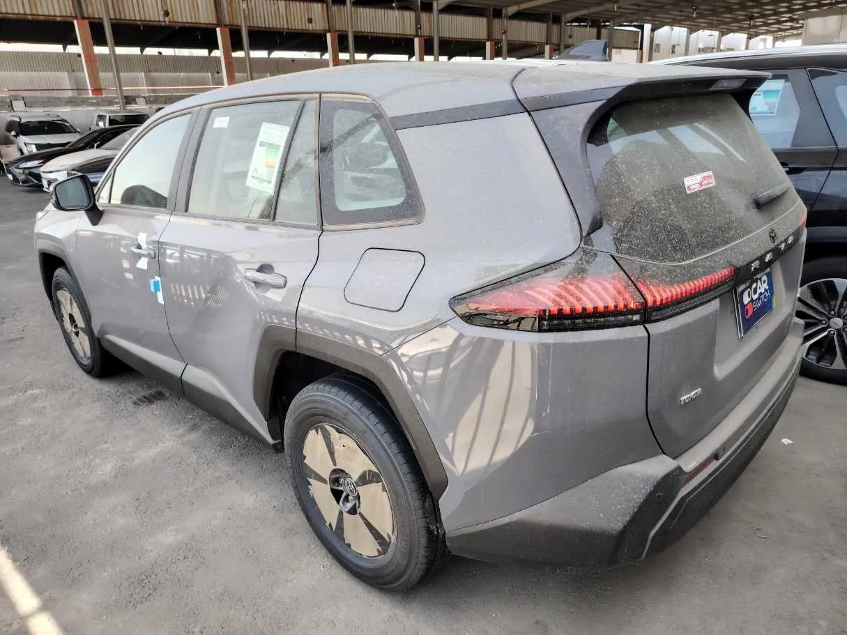 Car image 7