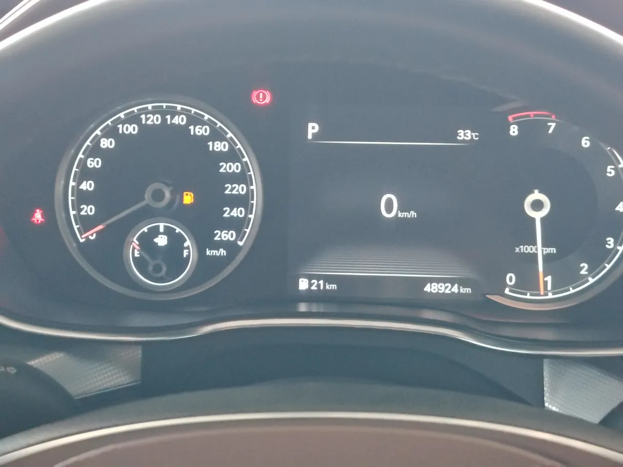 Car image 30