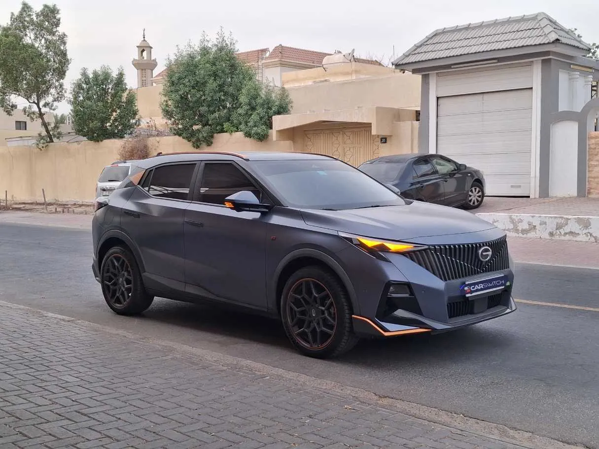 Car image 3