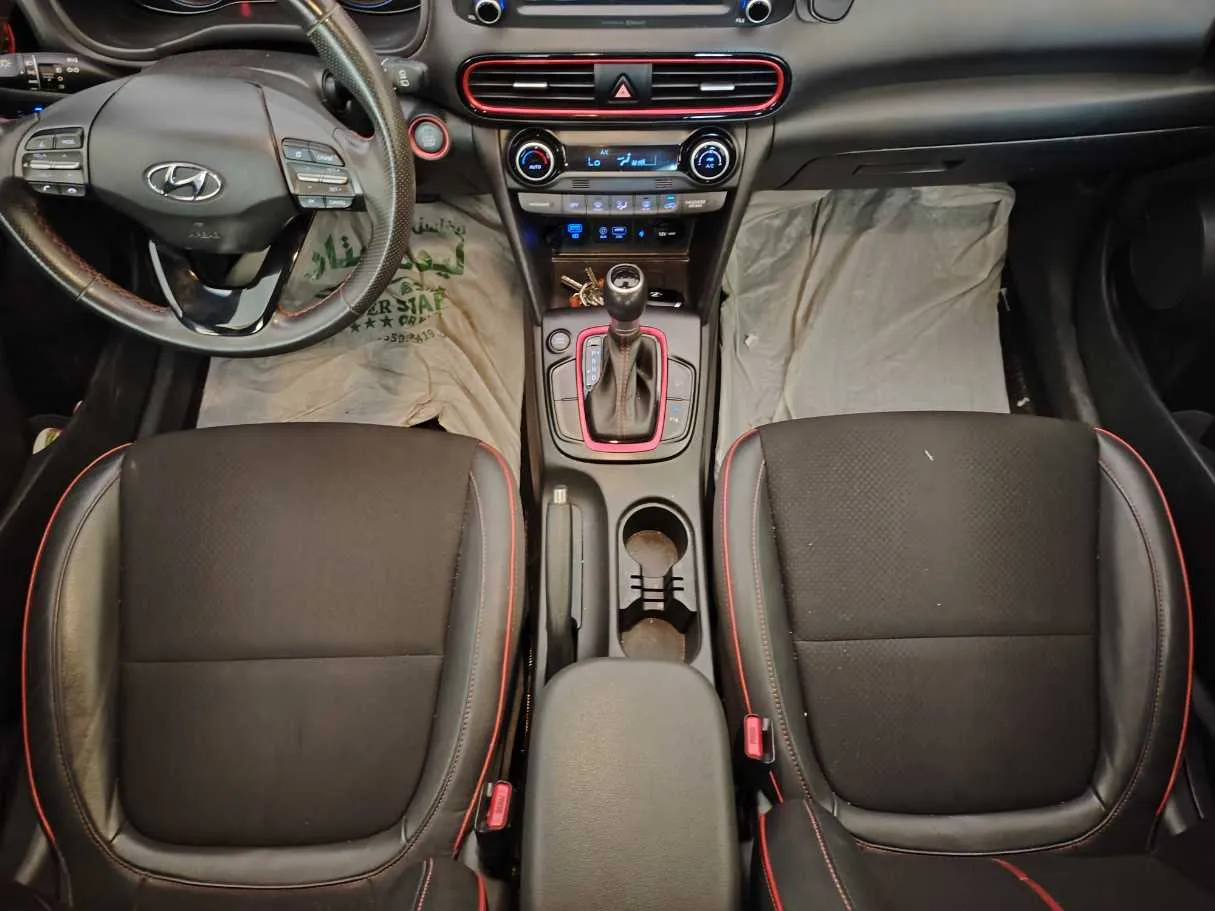 Car image 18